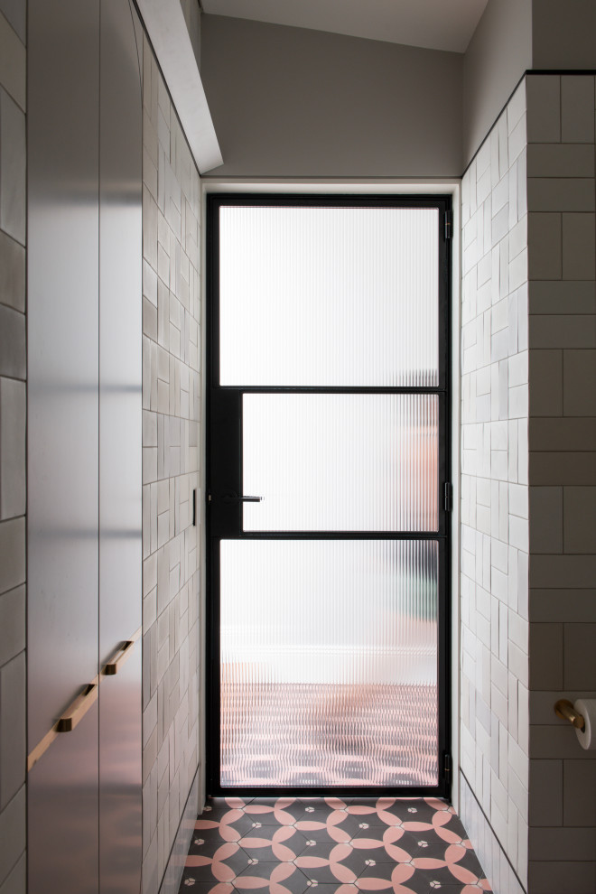 This is an example of a scandinavian bathroom in Sydney.