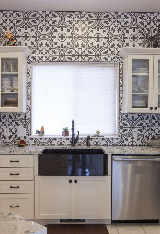 Kitchen - transitional kitchen idea in Denver