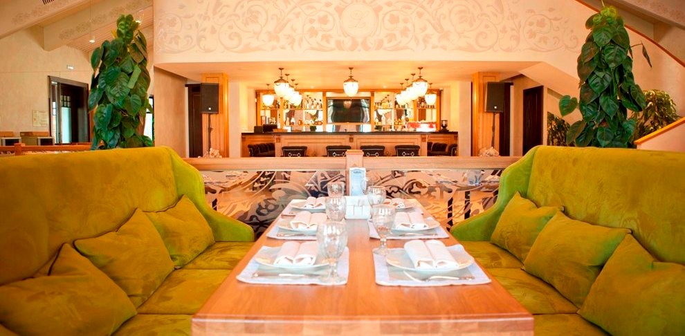 Ресторан "Ладога" роспись лестницы