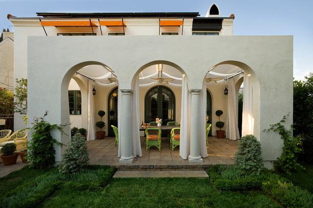 Lindenhurst Residence medelhavsstil-uteplats