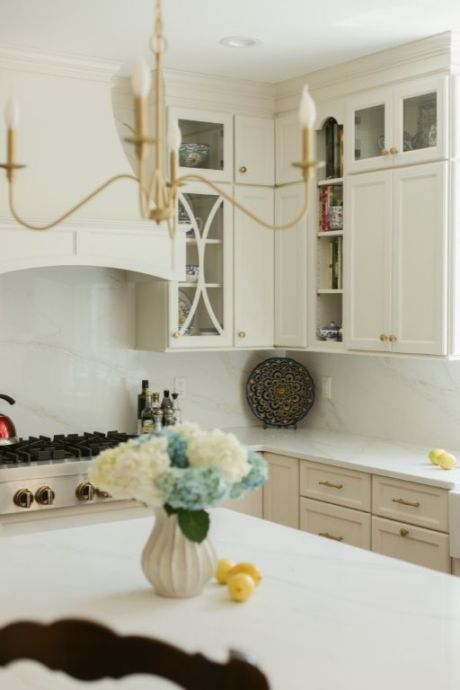 Kitchen - kitchen idea in Chicago