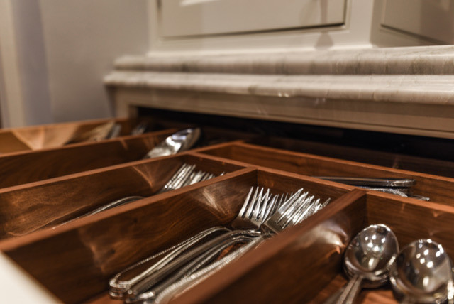 Home design - transitional home design idea in Chicago