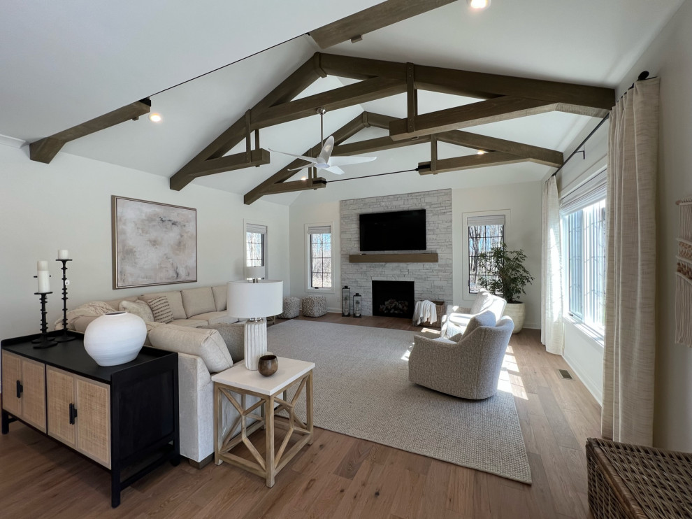 Inspiration for a transitional home design remodel in Columbus