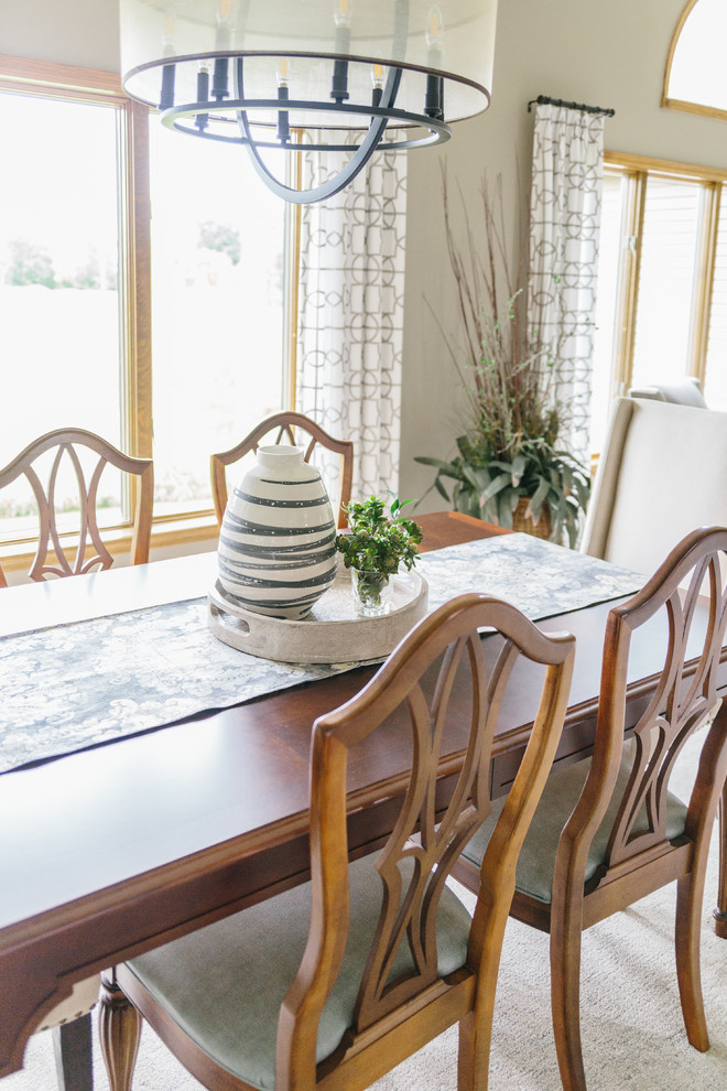 Inspiration for a transitional dining room remodel in Minneapolis