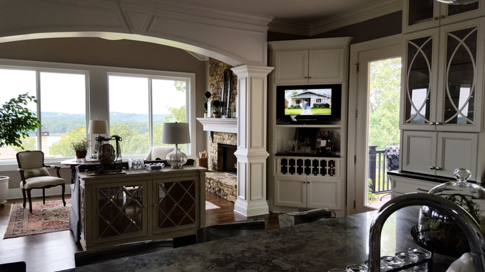 Charleston style. Harbour Point. Lake Lanier.
