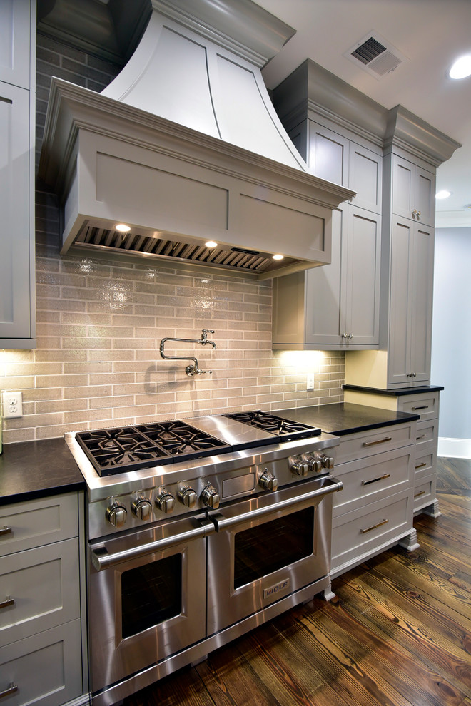 Kitchen - transitional kitchen idea in Atlanta