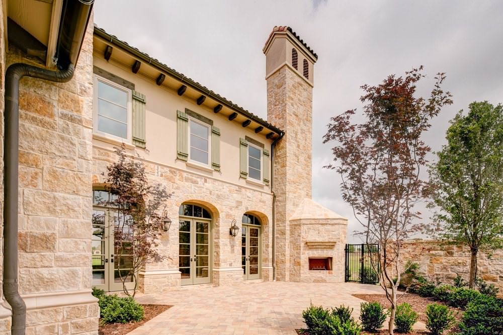 Modern Tuscan with Front Courtyard