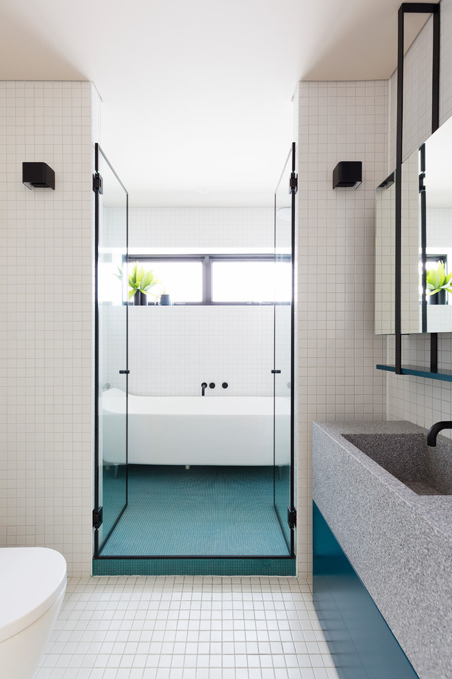 This is an example of a midcentury bathroom in Sydney.