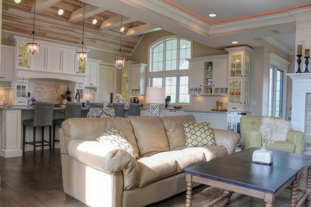 Inspiration for a transitional home design remodel in Chicago