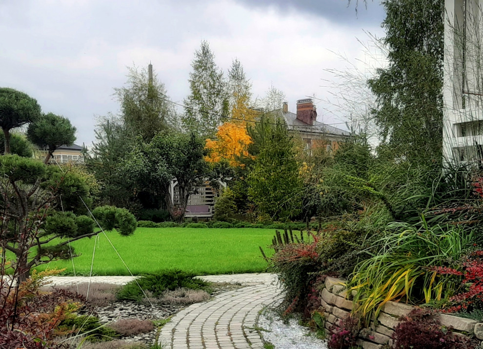 Сад на краю деревни.