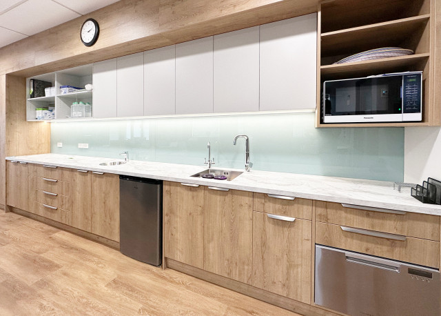 Back-Painted (Solid Colour Splashbacks) contemporaneo-cocina