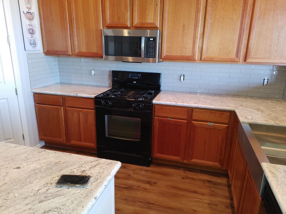 Kitchen - kitchen idea in Phoenix
