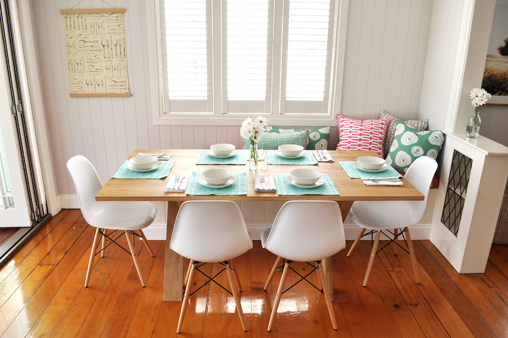 This is an example of a scandinavian dining room in Brisbane.