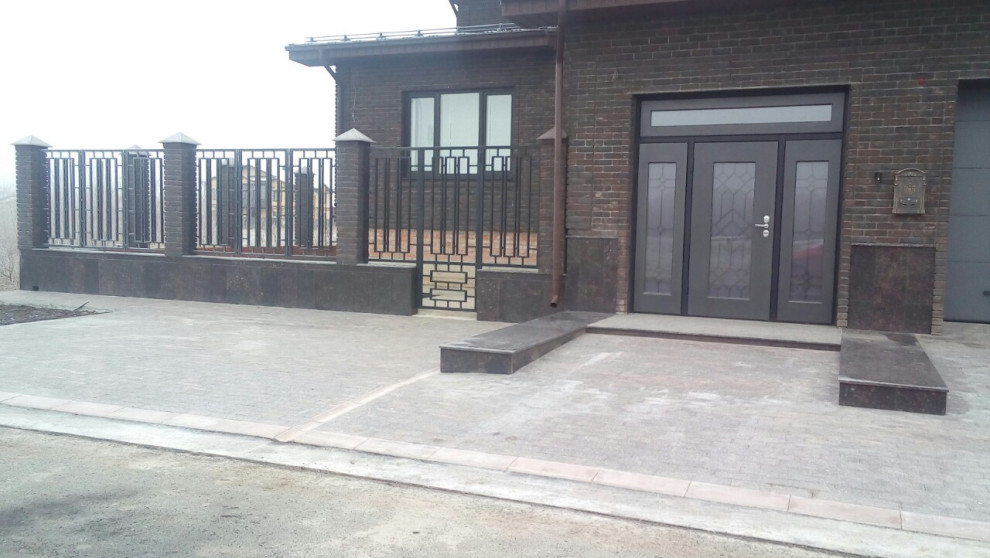 Металлическое ограждение и калитка