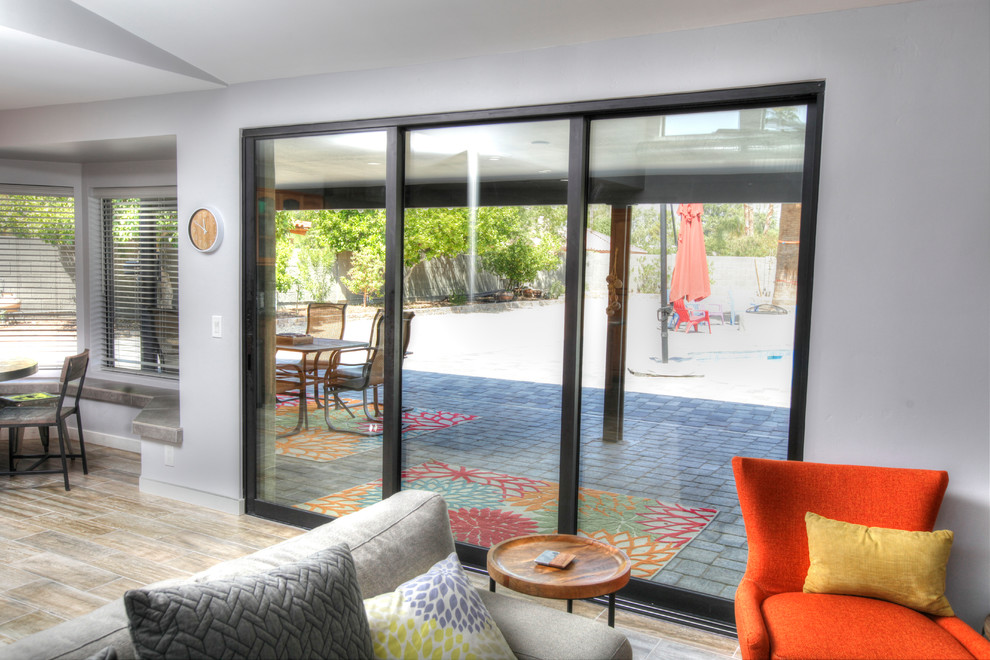 Home design - transitional home design idea in Phoenix