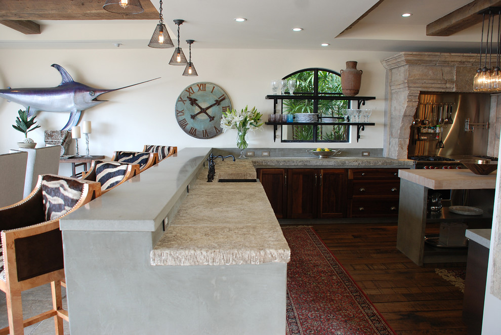 Kitchen - transitional kitchen idea in New York