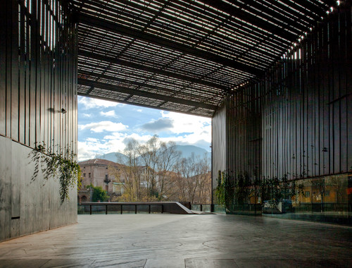 Photo of La Lira Theater Public Open Space (2011), in Ripoll, Spain