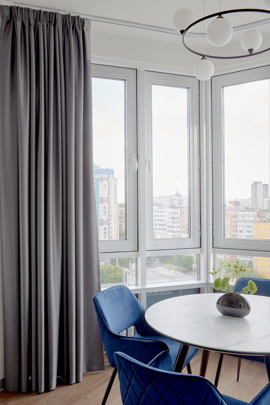 Апартаменты с трансформируемой мебелью и мужским характером.