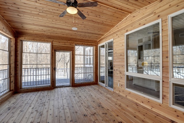 Custom Home classico-portico