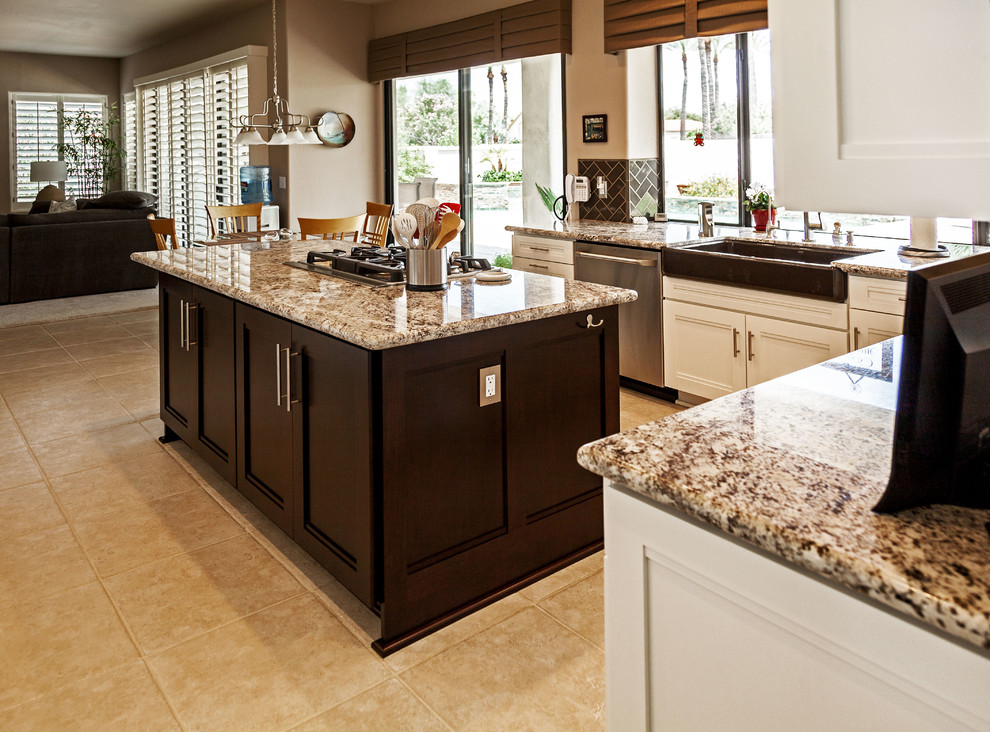 Example of a transitional kitchen design in Phoenix