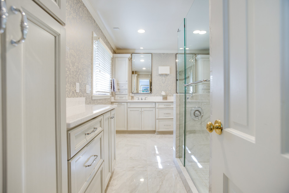 Bathroom - transitional bathroom idea in Birmingham