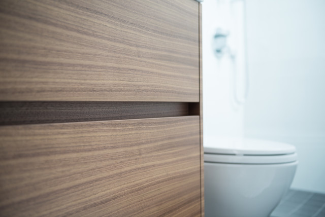 East 15th Ave modern-bathroom