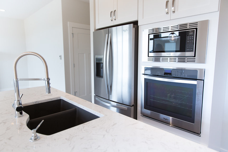 Inspiration for a transitional kitchen remodel in Calgary