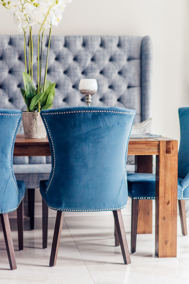 Home design - transitional home design idea in Toronto