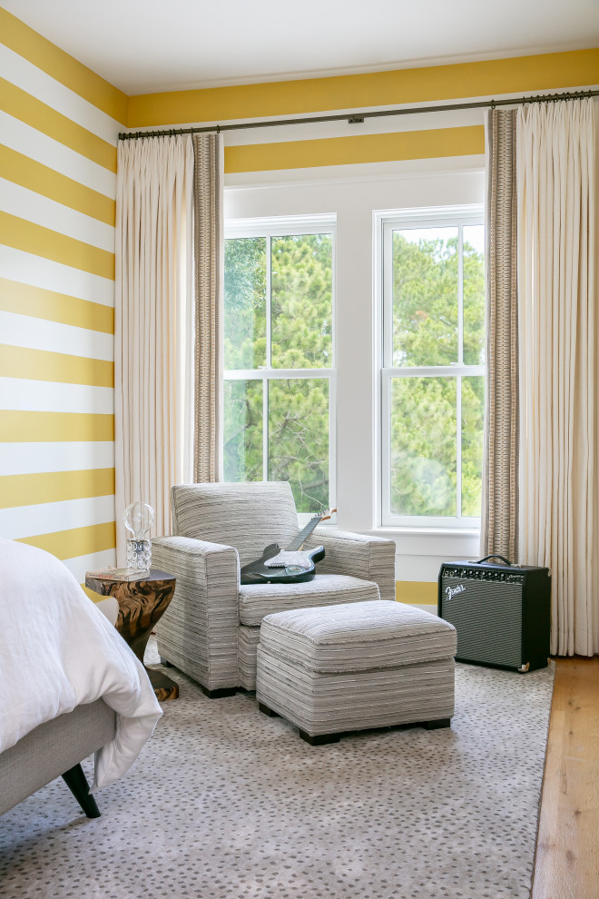 Beach style home design photo in Charleston