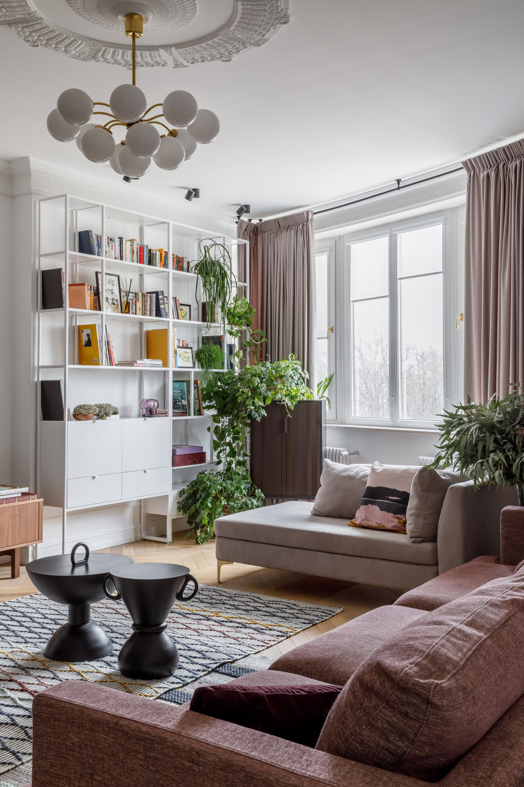 ГИПСОВАЯ ЛЕПНИНА АВРОРА в проекте дизайнера Аллы Куницы - квартира в Краснодаре