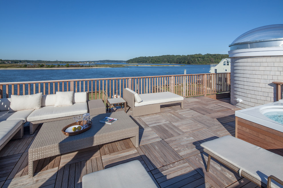 Beach style deck in Newark.