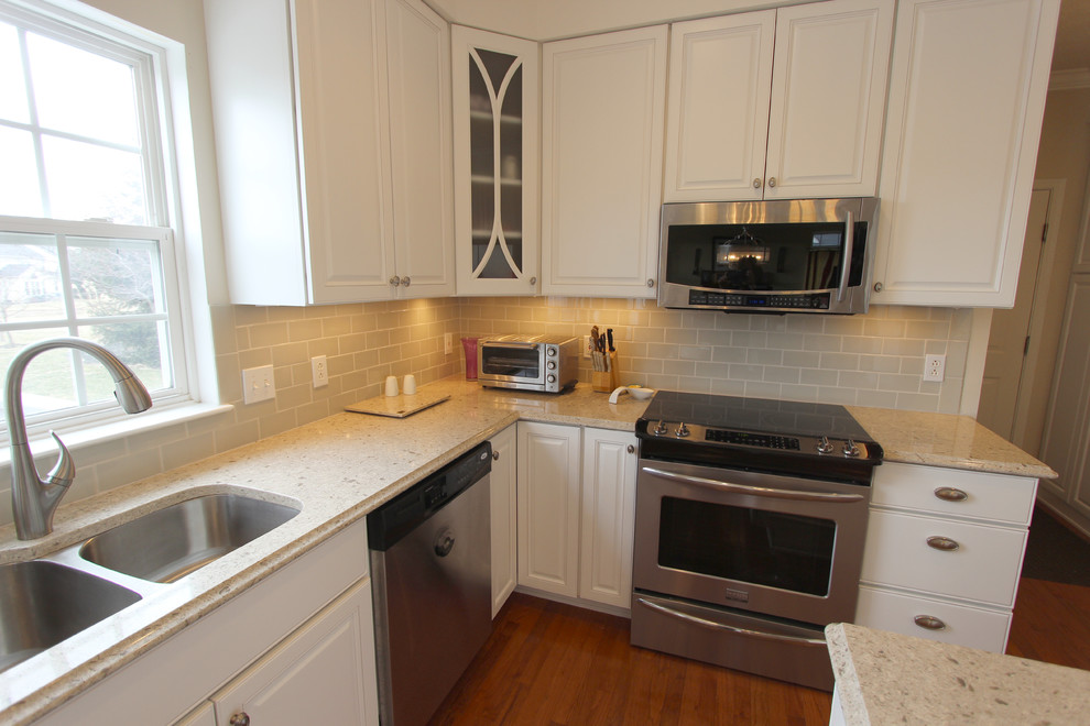 Photo of a transitional kitchen in Cleveland.
