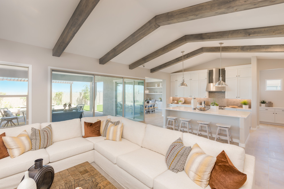 Example of a transitional home design design in Phoenix