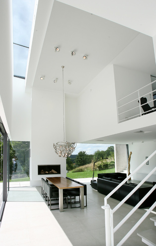 This is an example of a contemporary family room in Stuttgart.
