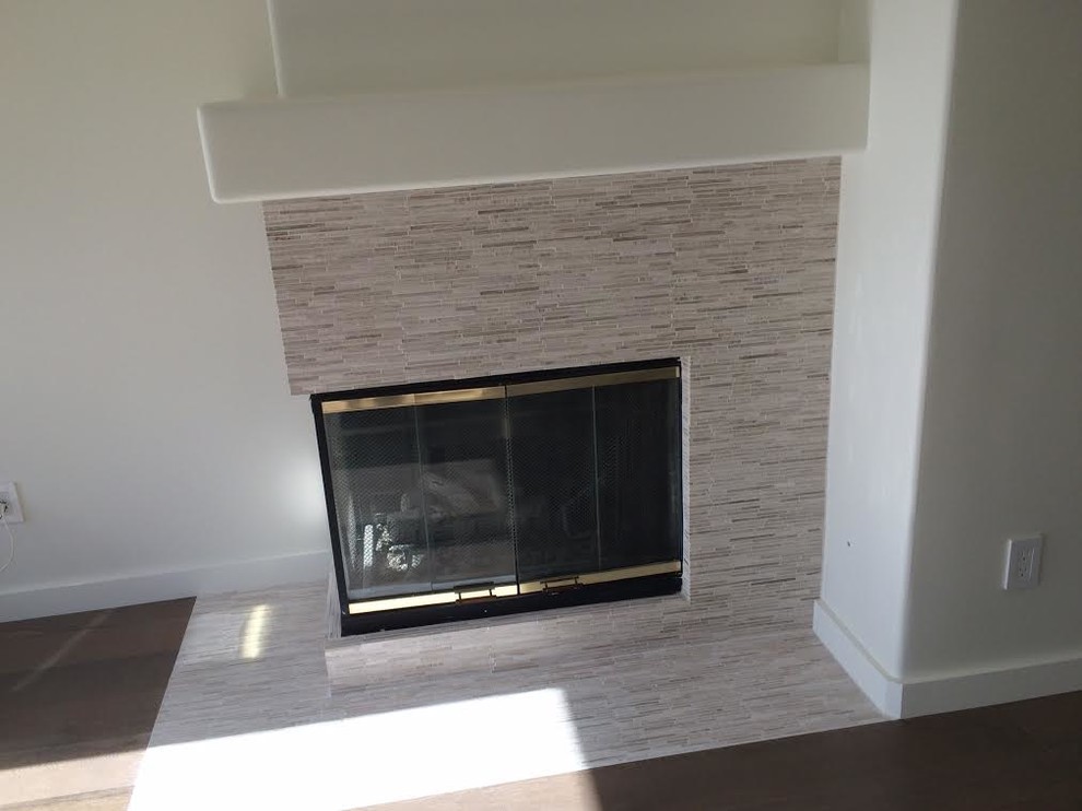 Example of a transitional home design design in Orange County