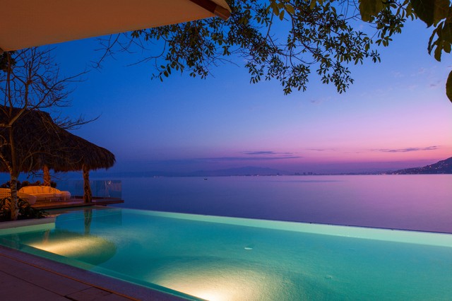 Ocean Front Home in Puerto Vallarta modern-pools