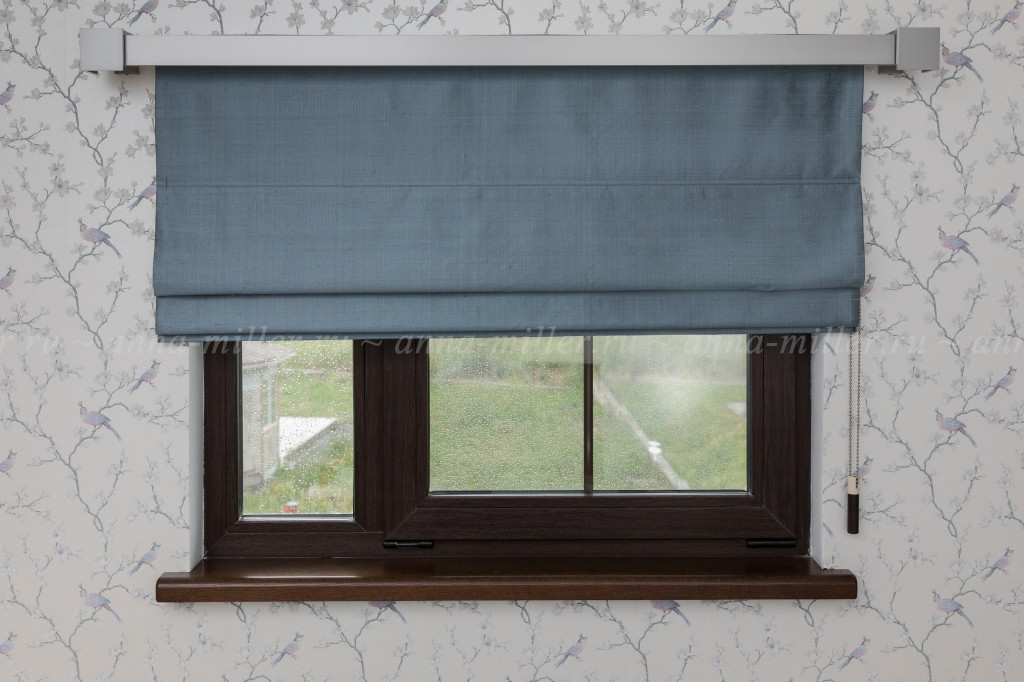 Однотонный тренд: шторы для загородного дома