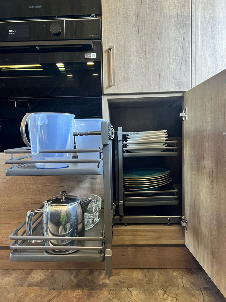 The Hinckley Kitchen - Volpi True Handleless - RRP £30,500 - Luxe Price £25,000