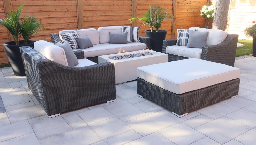 Patio - patio idea in Toronto