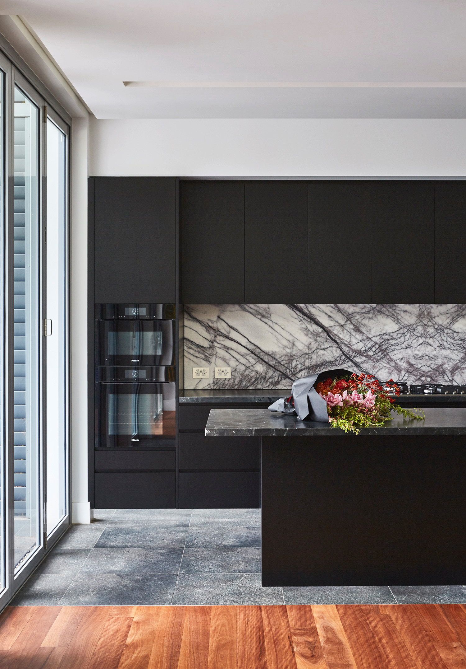 22 Marble Backsplash With Dark Countertops ELEGANT 22 Marble Backsplash With Dark Countertops ELEGANT