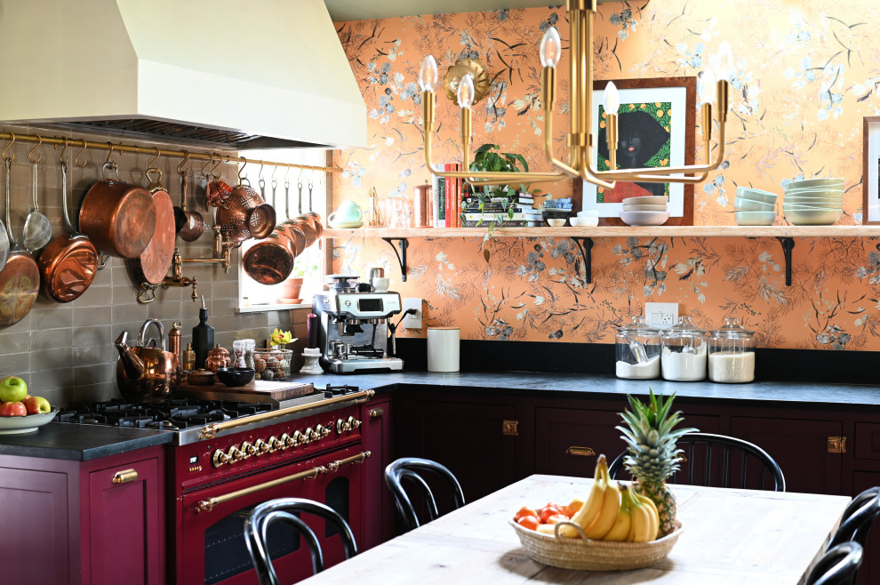 Kitchen - traditional kitchen idea in San Francisco