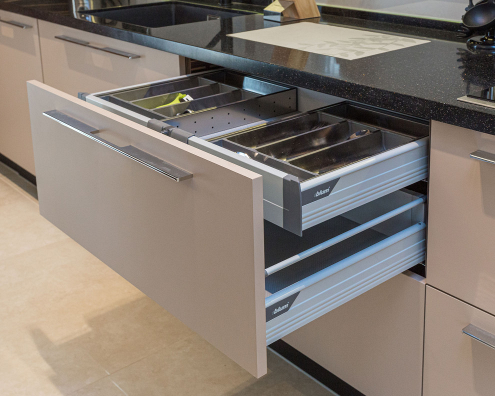 Кухня в коттеджный поселок в Солнечном