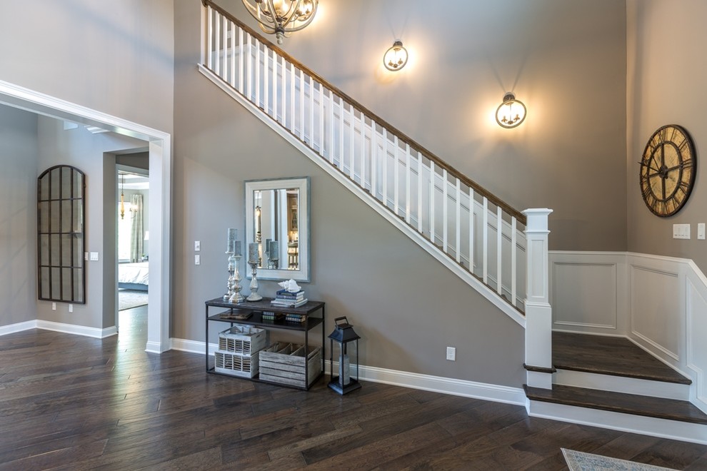 Example of a transitional home design design in Jacksonville