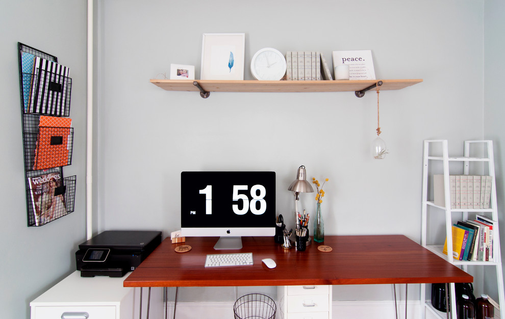Home office - eclectic home office idea in Boston