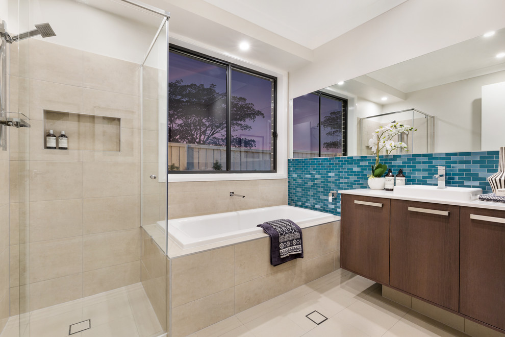 Inspiration for a contemporary bathroom in Newcastle - Maitland.