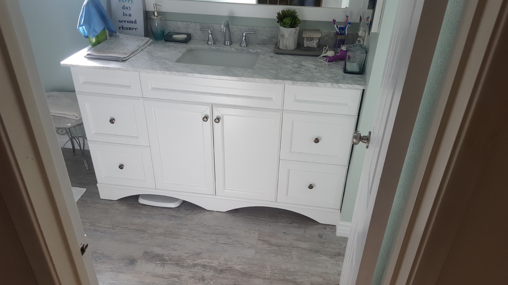 Example of a transitional home design design in Orange County