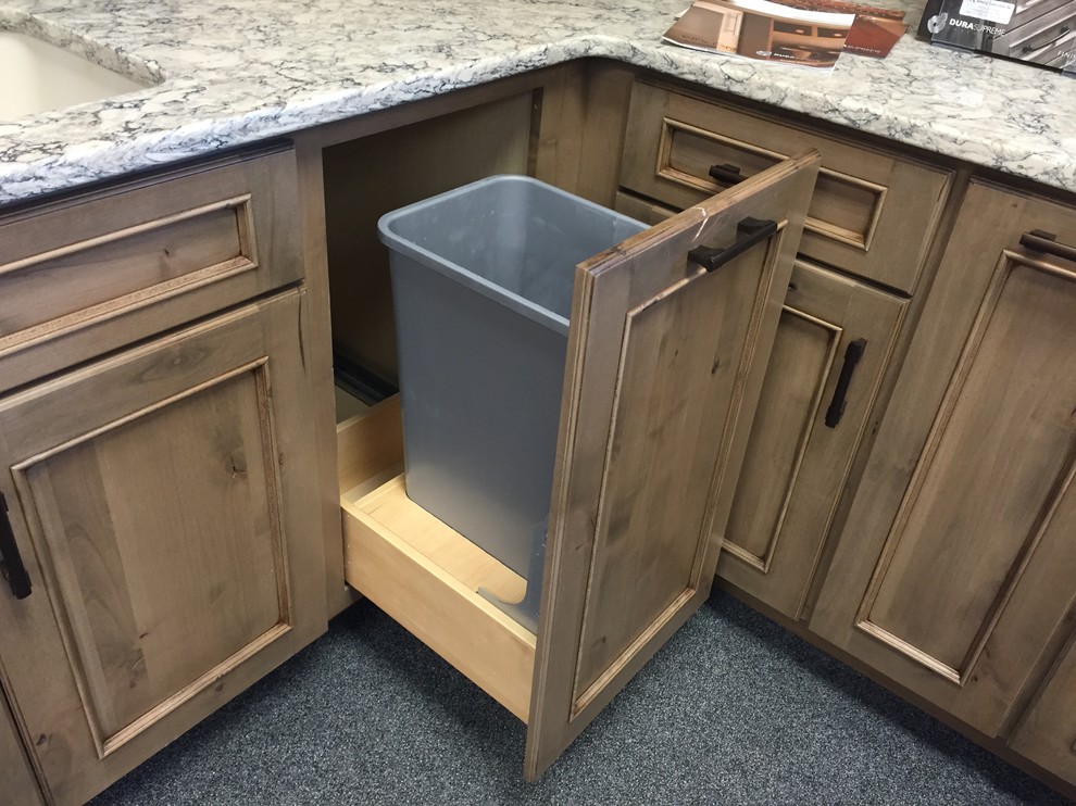 Small transitional l-shaped kitchen photo with flat-panel cabinets