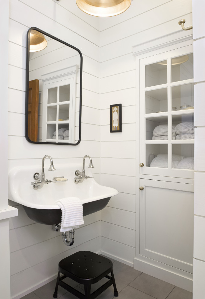 Quaint Lake House Cottage - Lake Michigan