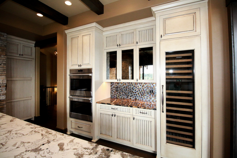 Kitchen - rustic kitchen idea in Seattle