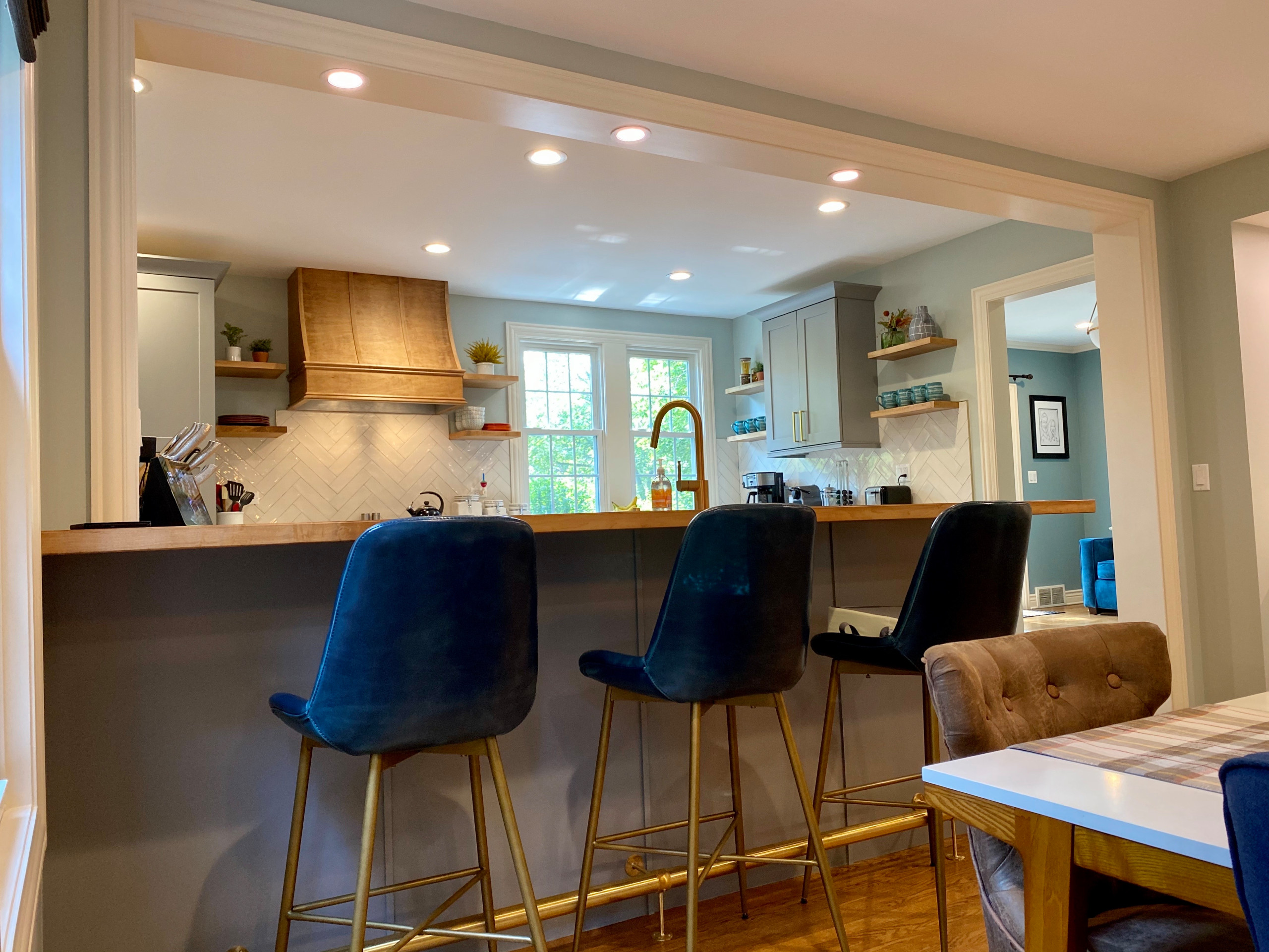 Highland Park Living Room / Kitchen / Wet Bar